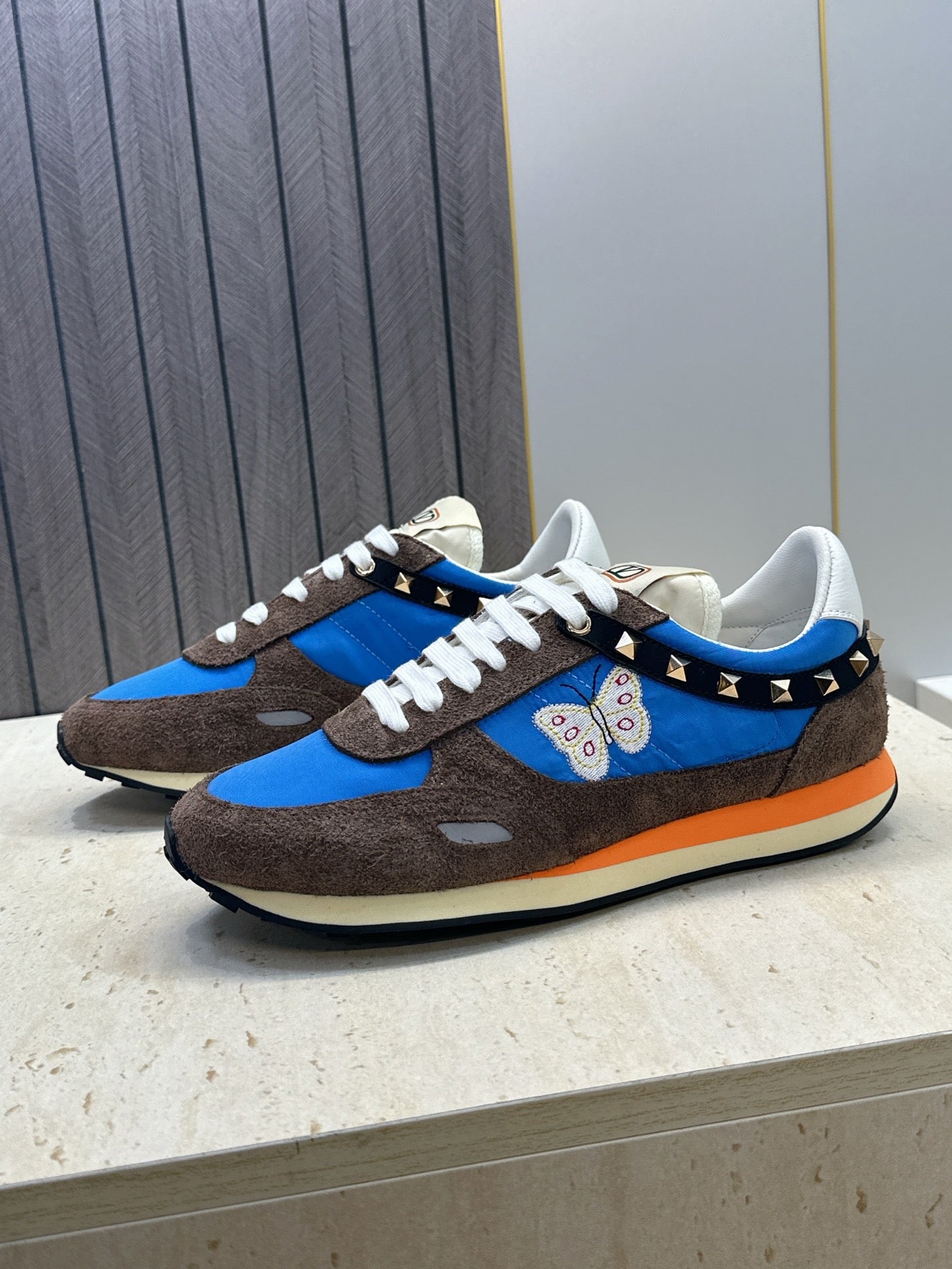 VALENTINO 26S BUTTERFLY EMBROIDERED SNEAKERS IN BROWN SUEDE & BLUE FABRIC