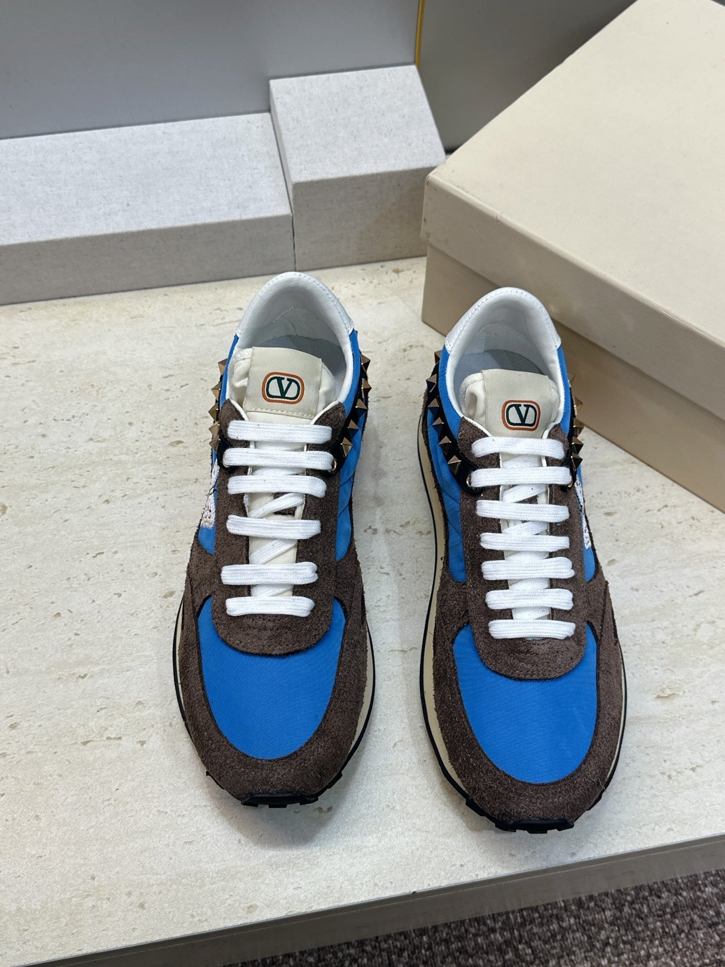 VALENTINO 26S BUTTERFLY EMBROIDERED SNEAKERS IN BROWN SUEDE & BLUE FABRIC