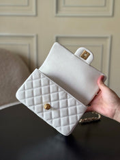 CHANEL 25S FLAP BAG 20 CM IN WHITE CAVIAR LEATHER WITH GOLD HARDWARE