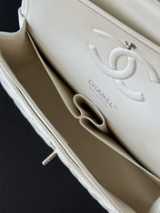 CHANEL 25S CLASSIC FLAP BAG 25 CM IN WHITE LAMBSKIN WITH SILVER HARDWARE