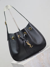 PARIS VII SMALL HOBO 30 IN BLACK GRAINED LEATHER GOLD HARDWARE