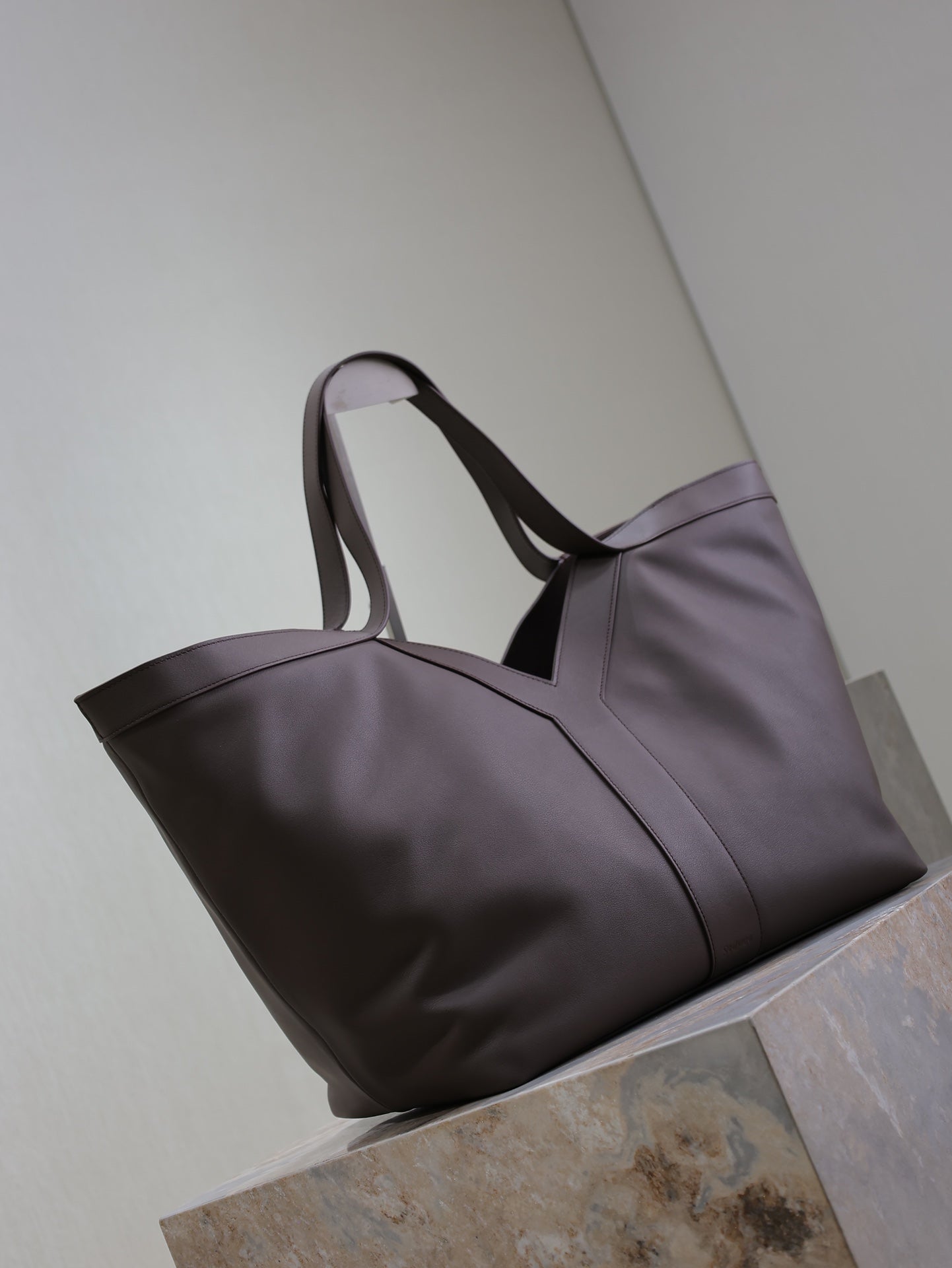 YSL 25S Y TOTE 50 IN PURPLE BROWN CALFSKIN GOLD HARDWRE