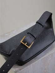 CLASSIC CROSSBODY BAG 25 IN BLACK CAVIAR LEATHER GOLD LOGO