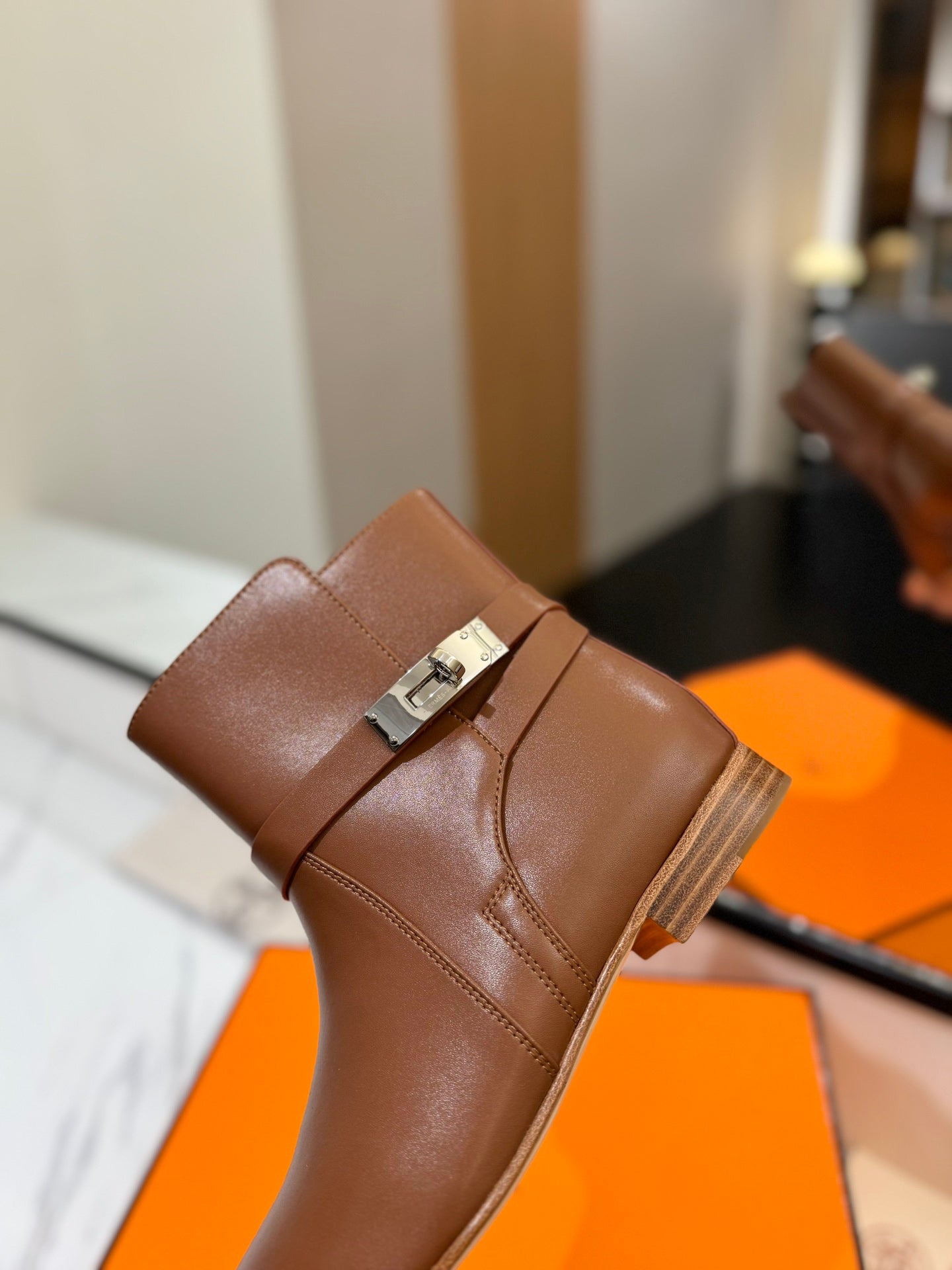 HM 26S NEO ANKLE BOOTS IN BROWN CALFSKIN