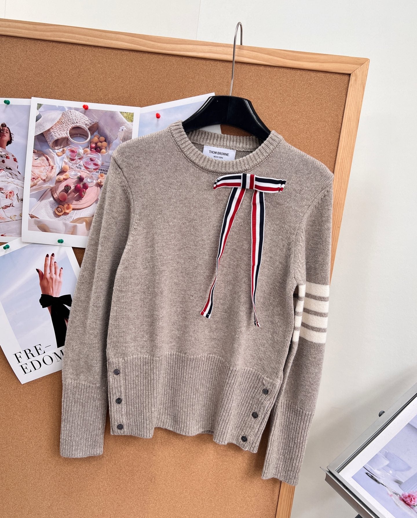 THOM 26S ROUND-NECK KNIT SWEATER 299