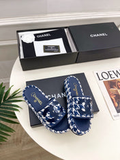 CHANEL 26S SANDALS 35 MM IN NAVY BLUE TWEED