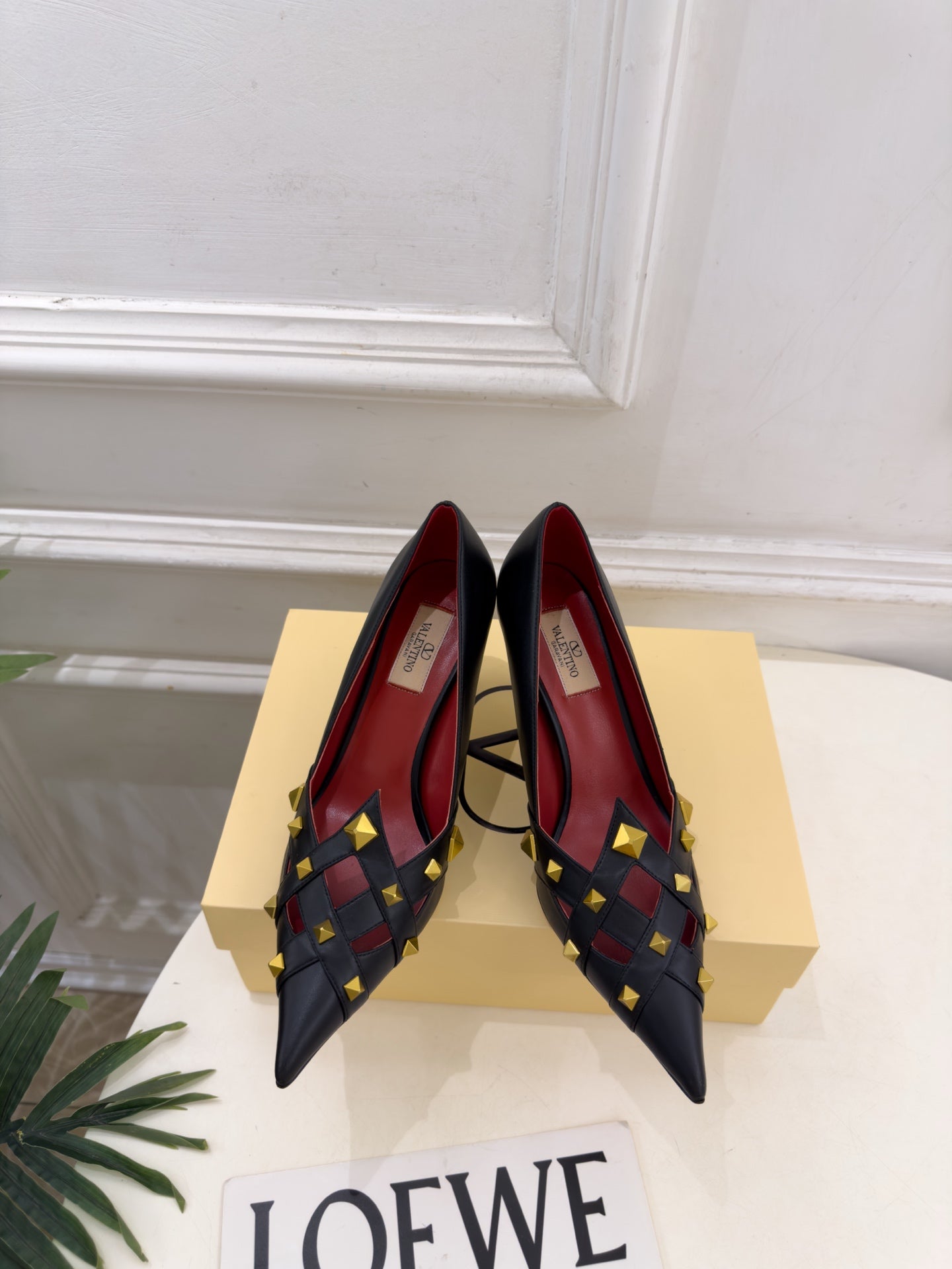 VALENTINO 26S STUDDED POINTED TOE PUMPS 80 MM IN BLACK CALFSKIN