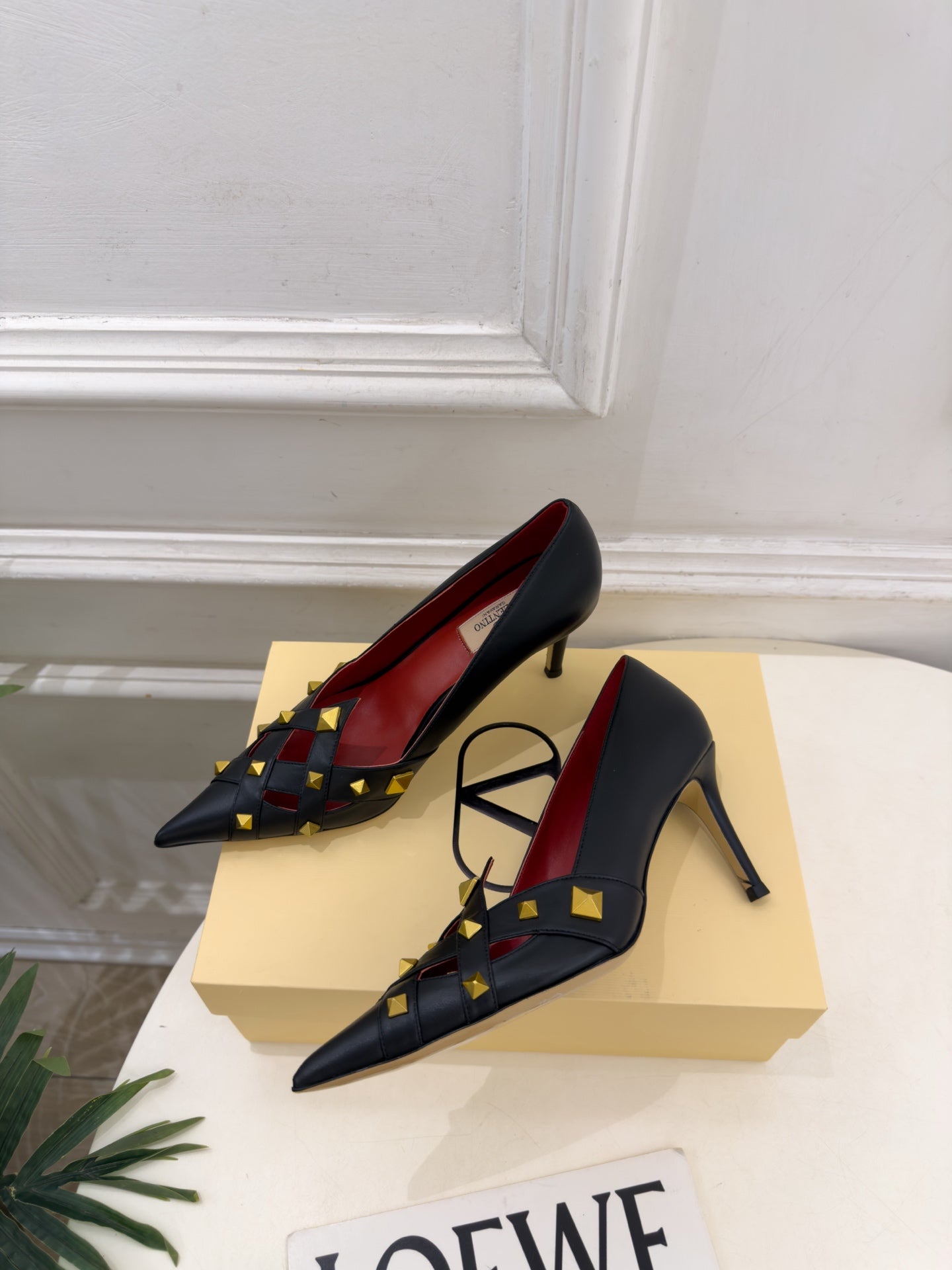 VALENTINO 26S STUDDED POINTED TOE PUMPS 80 MM IN BLACK CALFSKIN