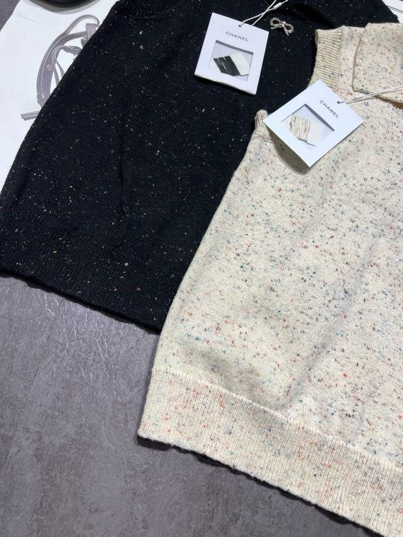 CHANEL 25S SLEEVELESS KNIT VEST 372