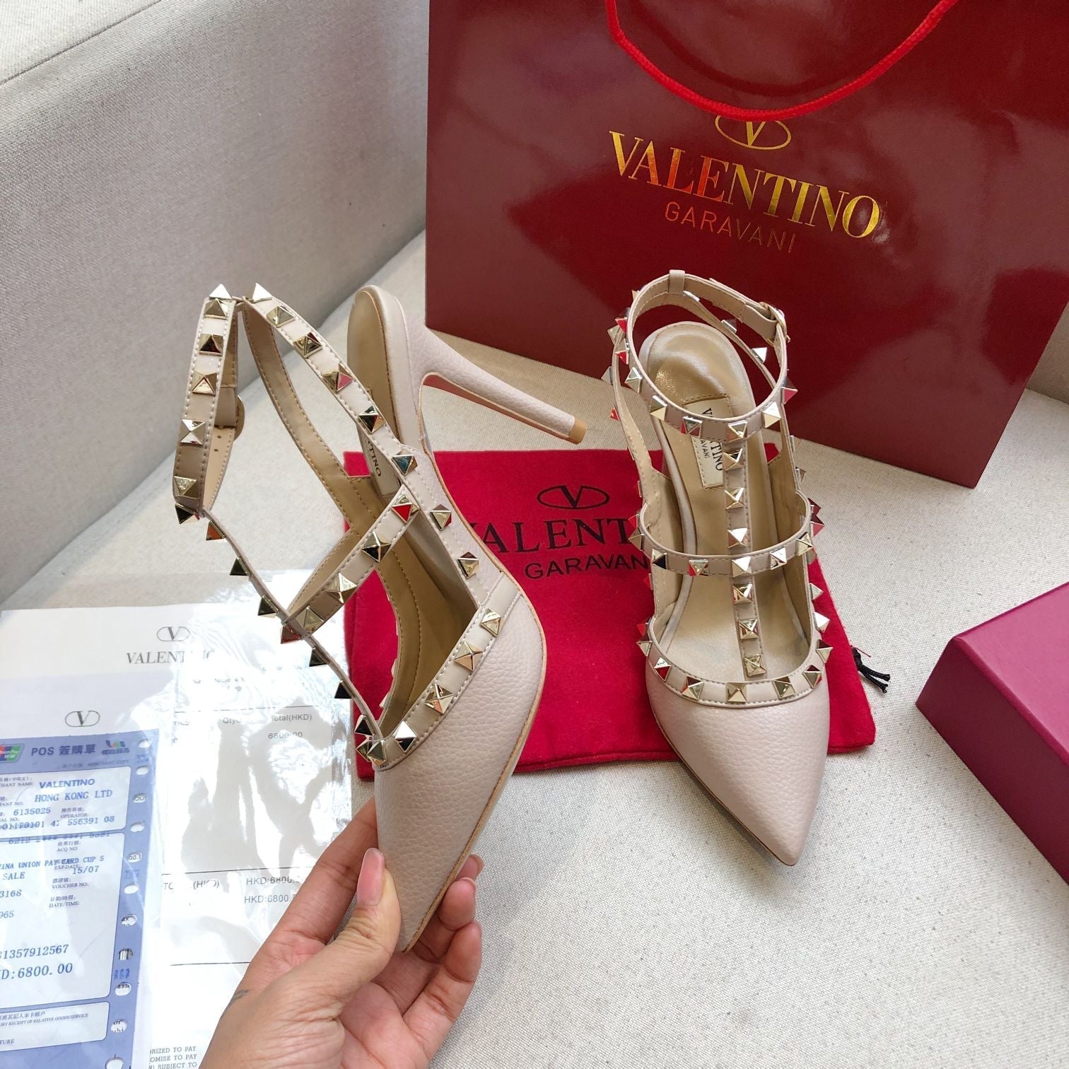 ROCKSTUD PALE PINK METALLIC CALFSKIN ANKLE STRAP HIGH SANDAL