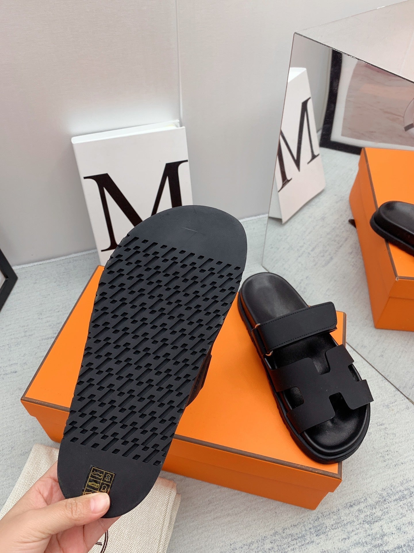 Chypre Sandal Black